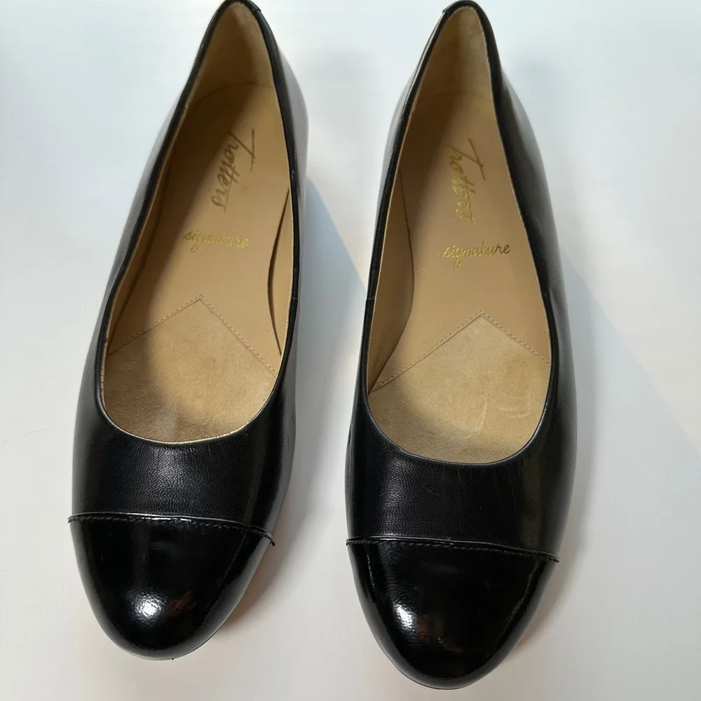 Trotters Black Leather Cap-Toe Ballet Flat Sz‎ 6.5N Classic Office Comfort